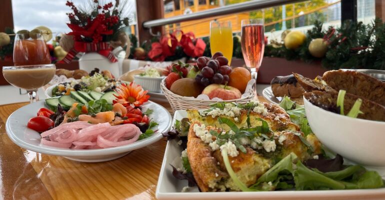 NYC Holiday Brunch Cruise on Yacht Manhattan 