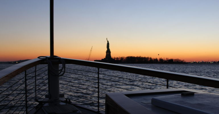 New York Holiday Sunset Cruise on the Yacht Manhattan