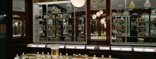 London Designer Boutiques Half-Day Tour with Food