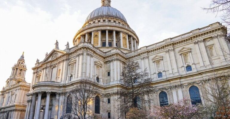 Sightseeing and History Tour of London