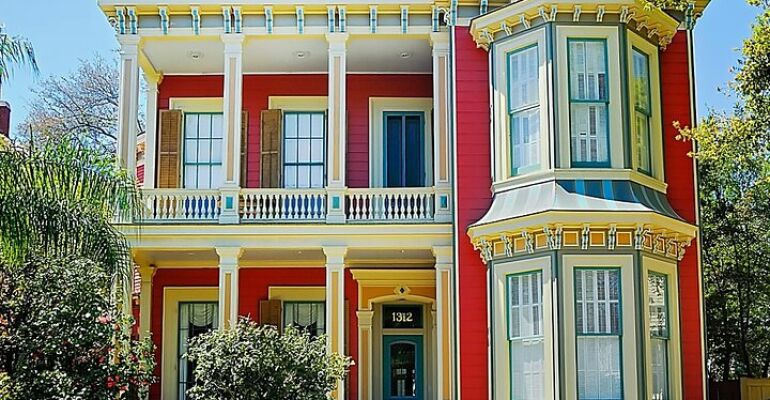 New Orleans Garden District Mansions and Architecture