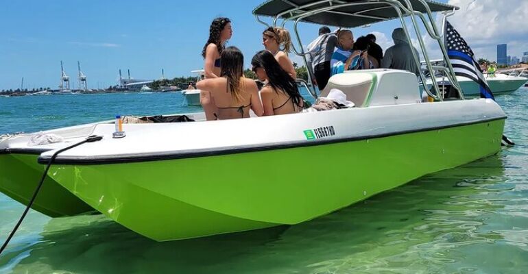 Miami Island Vibes Boat Party Experience