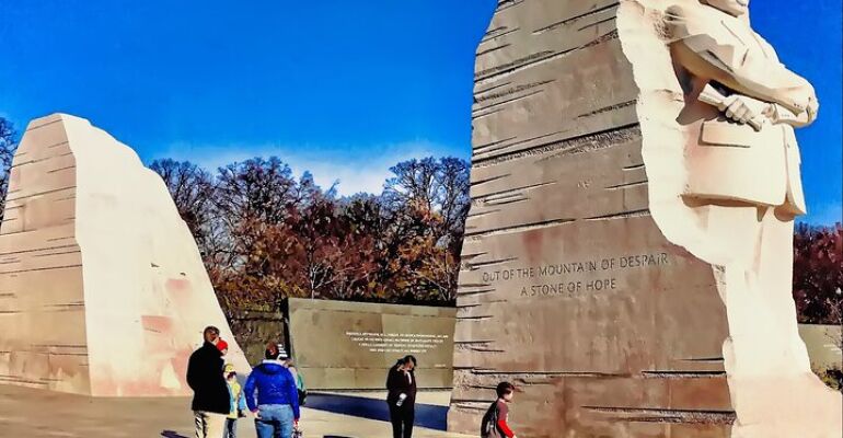 Washington Monument Group Tour and Sightseeing Experience