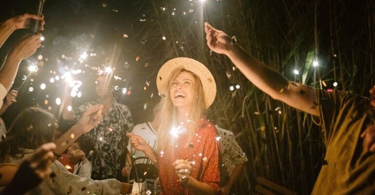 Honolulu Independence Day Fireworks Cruise Experience