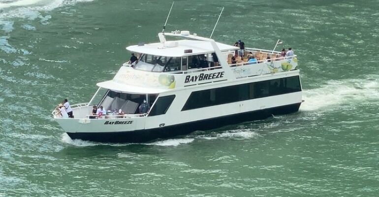 Miami Biscayne Bay Boat Tour with Cash Bar