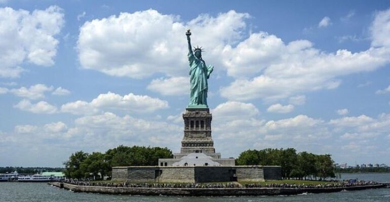 New York Lady Liberty Harbor Cruise Experience
