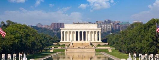DC Monuments Tour with Optional Entry into US Capitol or Museums