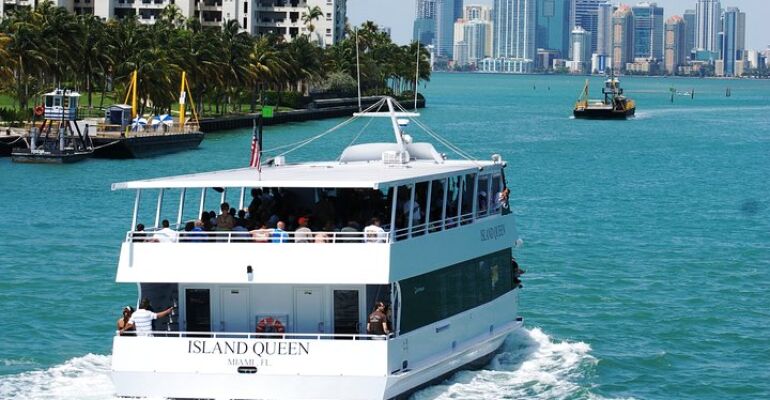 Miami Biscayne Bay Celebrity Homes Cruise Experience