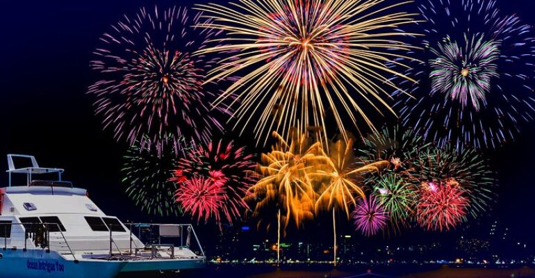 Waikiki Fireworks Luxury Catamaran Cruise