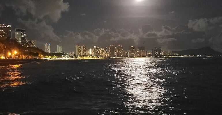 Hawaii Sunset Dinner Cruise Experience