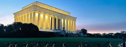 Washington DC Sites at Night Guided Bicycle Tour