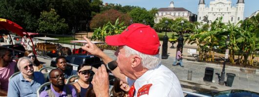 New Orleans Hop-On Hop-Off and Garden District Walking Tour 