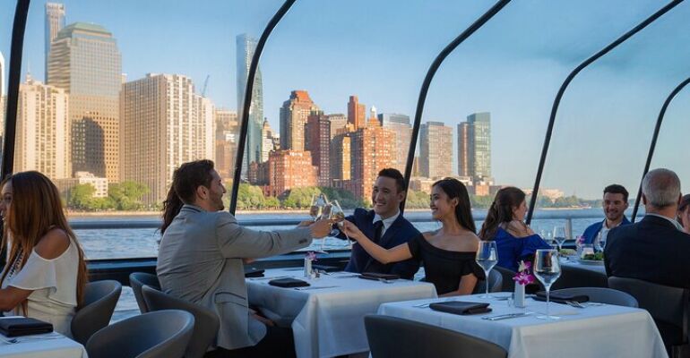 New York Bateaux Christmas Day Plated Brunch Cruise