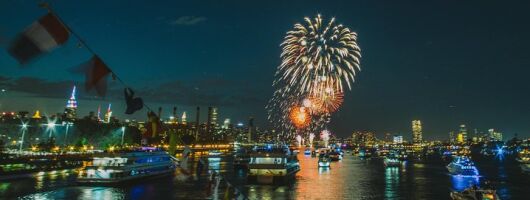 NYC New Year's Eve Fireworks Buffet Dinner Cruise 