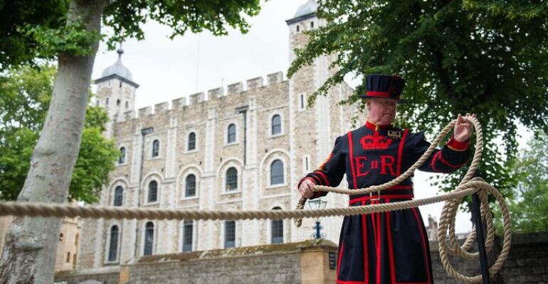 London Tower Highlights and Beefeater Encounter