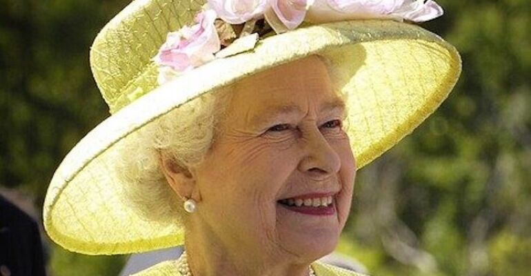 London Commemorative Walking Tour of Queen