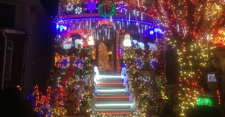 Brooklyn Dyker Heights Holiday Lights Tour