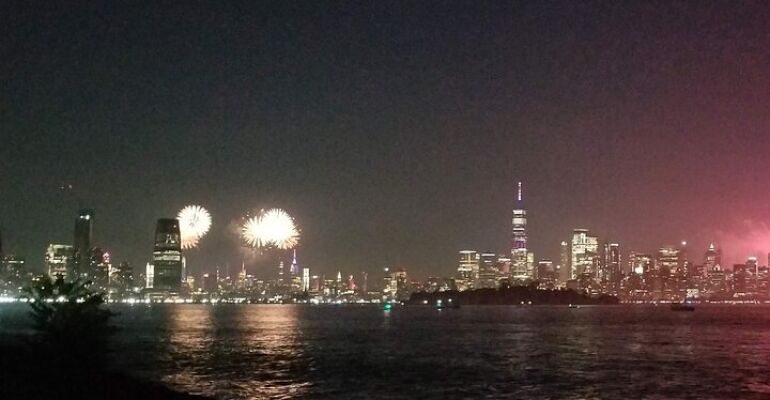 New York City Fireworks Scenic Tour Experience
