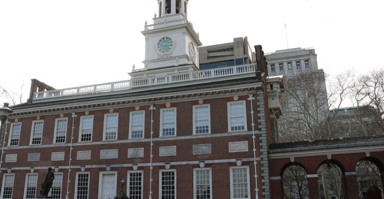 **Philadelphia and Amish Community Tour**