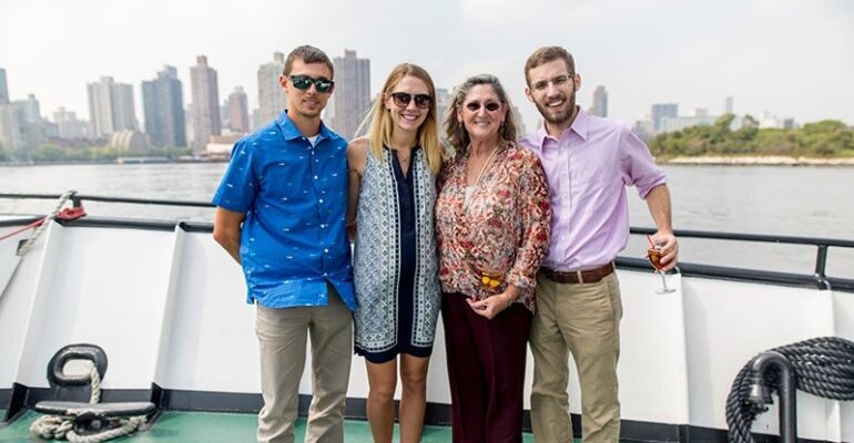 NYC Mother's Day Skyline Brunch Cruise from Flushing Meadows Park