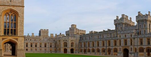 Private Chauffeured Luxury Minivan to Windsor Castle from London