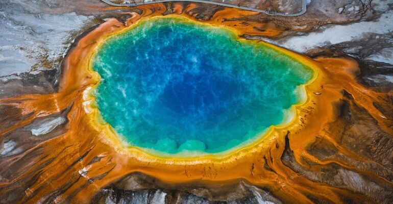 Wyoming Yellowstone Geyser Basin Naturalist Tour