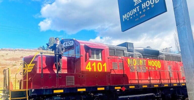 Oregon Hood River Valley Wine and Train Tour