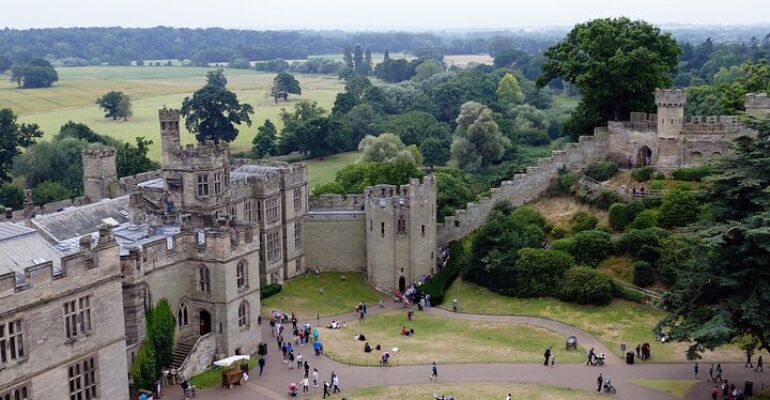Oxford Walking Tour and Warwick Castle Adventure