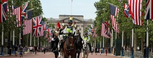 Private London Tours by Experienced Guide in New London Taxi