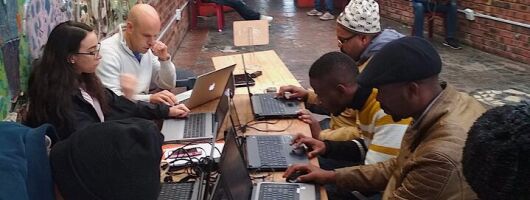 Job App Volunteering: Help Unemployed Youth with CV (résumé) & Cover Letter
