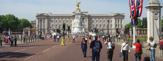Half day London Private Tour in Executive Luxury Vehicle 