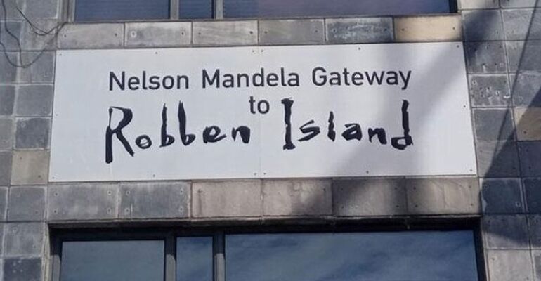 Cape Town Robben Island and Waterfront Tour