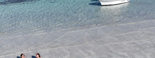 Private 6-person Sandbar & Snorkeling Charter