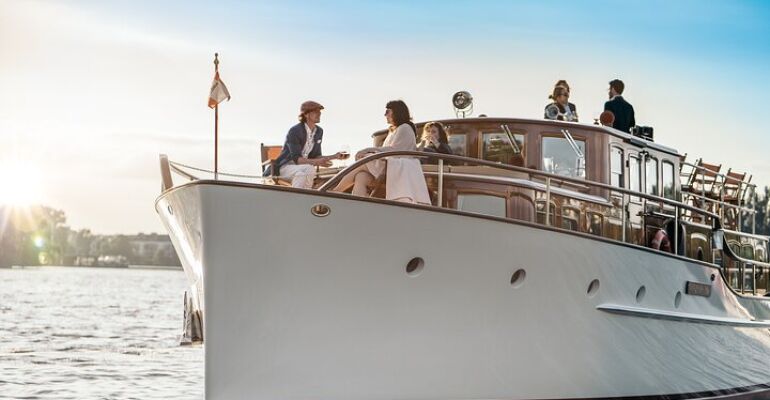 Berlin Electric Yacht City Tour Experience