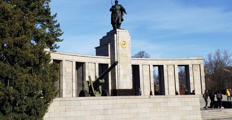 Berlin Nazi History and Memorial Walking Tour