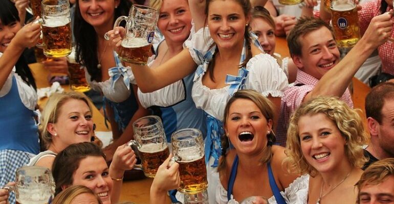 Munich Oktoberfest Table Reservation and Party Tour