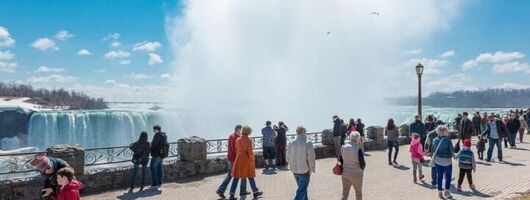 Niagara Falls Tour from Toronto with Winery & Niagara on The Lake
