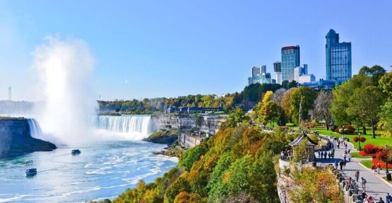 Toronto Niagara Falls Wine and Boat Tour