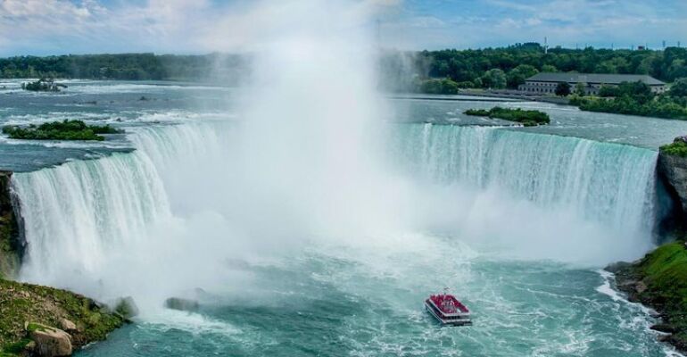 Niagara Falls Guided Day Tour from Toronto