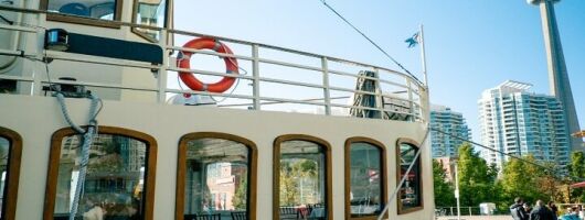 Toronto Harbor Walking Tour with Boat Cruise