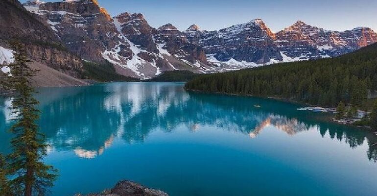 Banff Round-Trip Shuttle to Moraine Lake