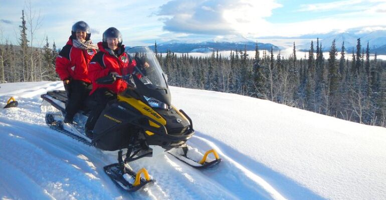 Whitehorse Half-Day Snowmobile Wilderness Tour