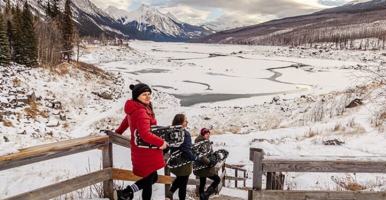 Jasper Guided Snowshoe Adventure Tour