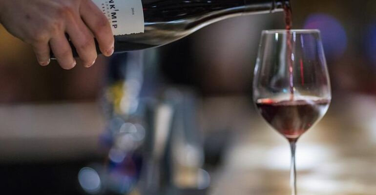 Vancouver Wine Tasting and Sightseeing Tour