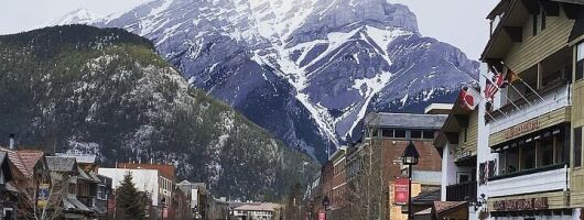 Full Day Private Luxury SUV Tour in Banff