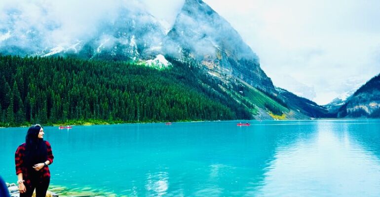 Lake Louise and Moraine Lake Scenic Tour