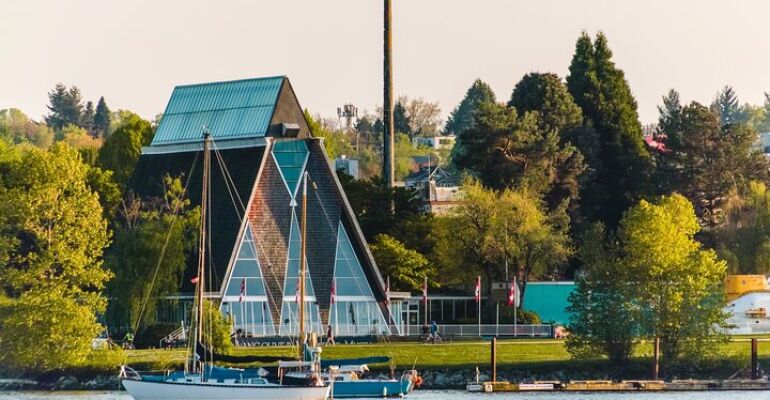 Vancouver Private Cultural and Boat Tour