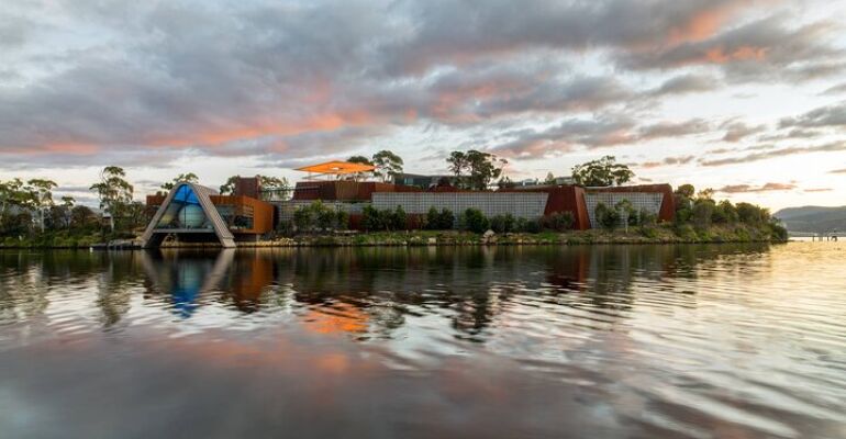 Hobart Mona and Wine Experience Tour