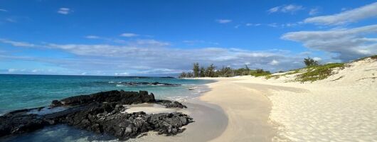 Makalawena Hike and Swim with Native Hawaiian