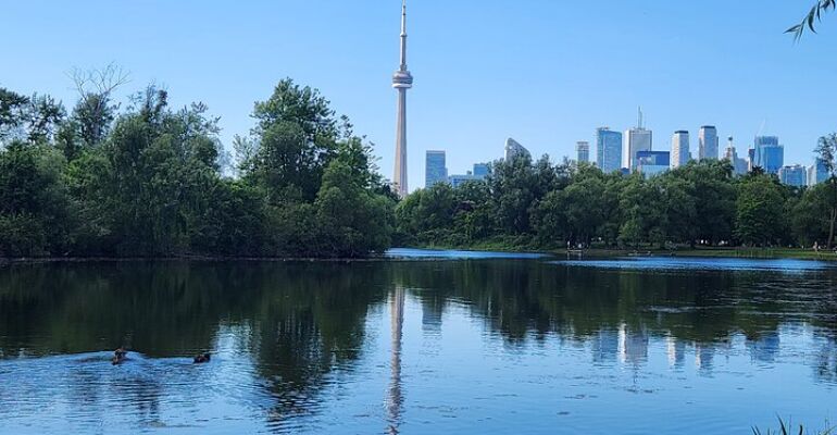 Toronto Island Scenic Bike Tour Experience